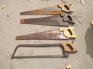 lot 32 image: (4) Saws