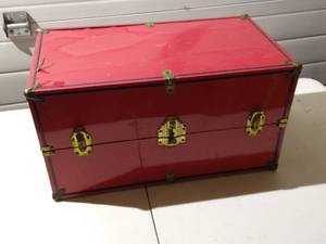 lot 88 image: Vintage Doll Chest With Doll and Clothes