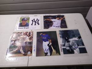 lot 99 image: (5) Signed 8-12 x 11 Baseball Photographs
