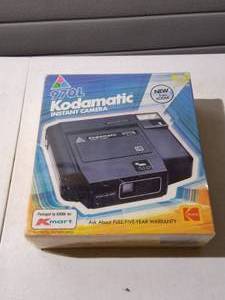 lot 108 image: Kodamatic Camera In Original Box