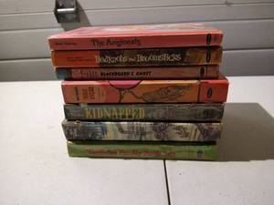 lot 122 image: (7) Vintage Disney Whitman Movie Adaptation Books