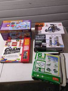 lot 163 image: Box Of Educational Toys