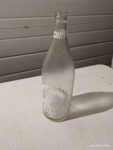 lot 175 image: Vintage Chief Quart Bottle - Bemidji, MN