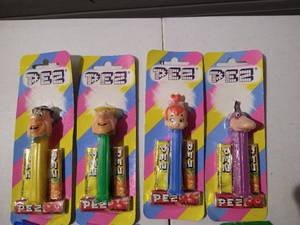 lot 192 image: (8) Vintage Flintstones Pez Dispensers - New