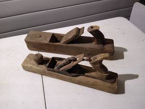 lot 216 image: (2) Antique Planers