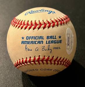 lot 2A image: Kirby Puckett Signed Baseball with JSA Letter of Authenticity Rare Minnesota Twins Baseball