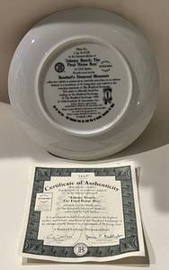 lot 296 image: Johnny Bench The Final Home Run Limited Edition Plate by Bradford Exchange with COA, Baseball Diamond Moments