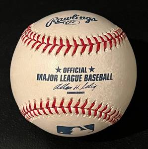 lot 315 image: Gary and Daryle Ward Signed Baseball, OMLB Selig Ball, Minnesota Twins