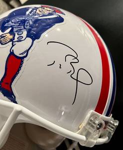 lot 1 image: Tom Brady Signed Throwback Football Helmet with Fanatics COA - New England Patriots Riddell VSR4 ON Field Authentic Helmet
