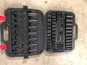 Husky 12 in. Drive SAEMetric 6-Point Impact Socket Set (64-Piece)   Customer Returns See Pictures