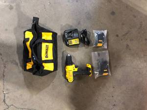 DEWALT 20V MAX Cordless 12 in. DrillDriver, (2) 20V 1.3Ah Batteries, Charger and Bag   Customer Returns See Pictures