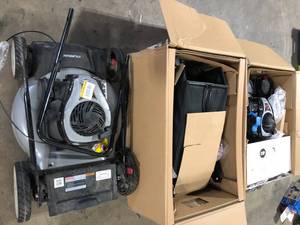 Lot of Assorted Murray Lawn Mowers Various Sizes and Conditions    Customer Returns See Pictures