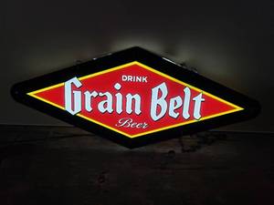 lot 13 image: Grain Belt Light Up Sign