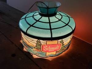 lot 17 image: Light Up Hanging Schmidt Beer Light