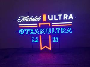 lot 4 image: Michelob Ultra Neon Sign