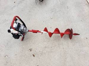 lot 25 image: Earthquake Gas Powered Post Hole Auger