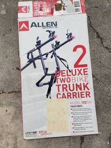 lot 73 image: Allen Sports Deluxe 2 Bike Trunk Carrier