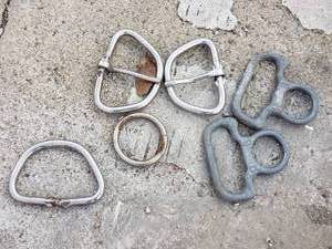lot 100 image: Saddle Strap Parts and Rings
