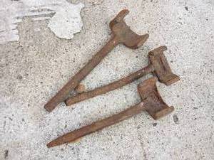 lot 101 image: Lot of 3 Ground Anchors