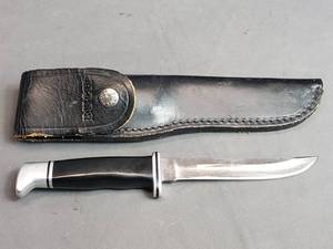 lot 159 image: Buck 105 USA Hunting Knife