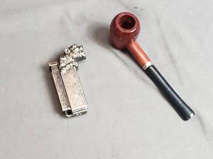 lot 163 image: Bueschers Pipe and Butane Torch Lighter