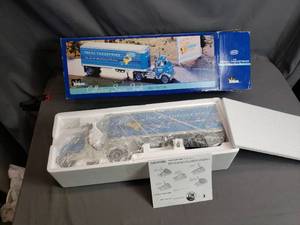 lot 174 image: Ideal Industries 2002 Edition Collectors Series Truck