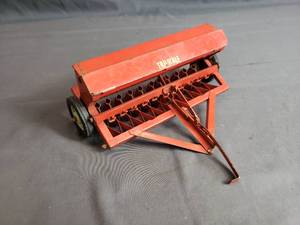 lot 179 image: 116 Tru-Scale Wheat Grain Drill