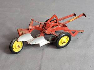 lot 180 image: 116 Tru-Scale 2 Bottom Plow