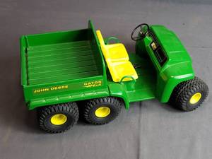 lot 191 image: Ertl John Deere Gator 6x4 Toy