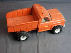 lot 194 image: Orange Tonka Dump Truck