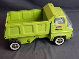 lot 197 image: Tonka Hydraulic Dump Truck