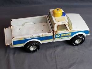 lot 203 image: Nylint NAPA Auto Parts Pickup