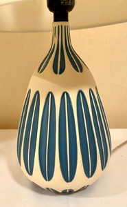 lot 101 image: Modern Vintage Lamp with Turquoise Accents