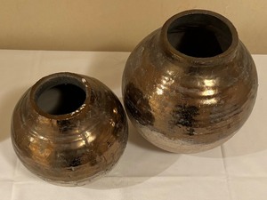 lot 102 image: Pair of Beautiful Two Toned Vases