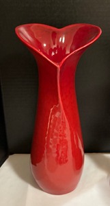 lot 143 image: Radiant Red Heart Decor