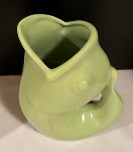 lot 146 image: Fun Green Gurglepot