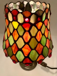 lot 150 image: Beautiful Bedside Table Lamp