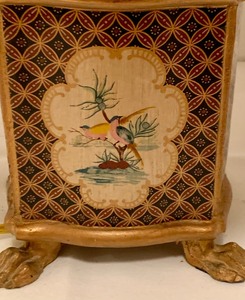 lot 159 image: Pretty Bird Design Table Lamp