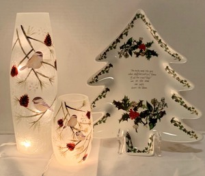 lot 165 image: Elegant Bird and Winter Scene Lights and Tree Platter