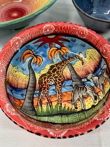 lot 176 image: Festive Bowls and Spoon Rests