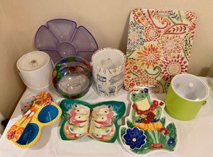 lot 211 image: Festive Serving Trays, Ice Buckets and Bowls