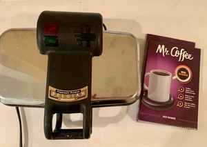 lot 212 image: Variety of Small Kitchen Appliances including a Russell Hobbs Pressure Cooker