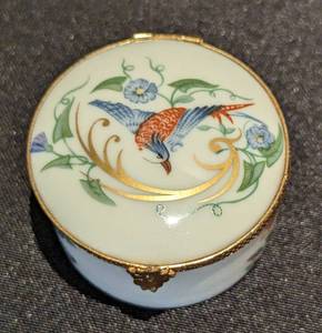 lot 60 image: Limoges Porcelain Trinket Boxes and Dish