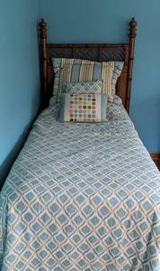 lot 7 image: Twin Size Tommy Bahama Island Estate Bed Frame and Custom Linens #2