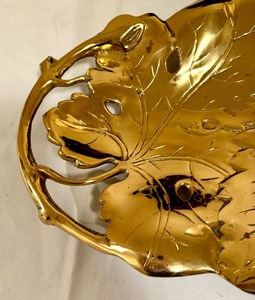 lot 240 image: Stunning Solid Brass Serving Dish  Trivet by Gatco