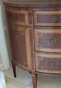 lot 18 image: Imported Italian Inlaid Mahogany Wood Chest