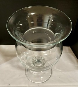 lot 261 image: Large Clear Glass Vase by Krosno of Poland