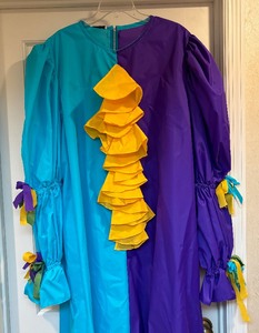 lot 265 image: Colorful Costume
