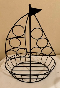 lot 322 image: Home Decor Variety Grouping