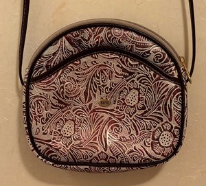 lot 323 image: Handbag by Bush